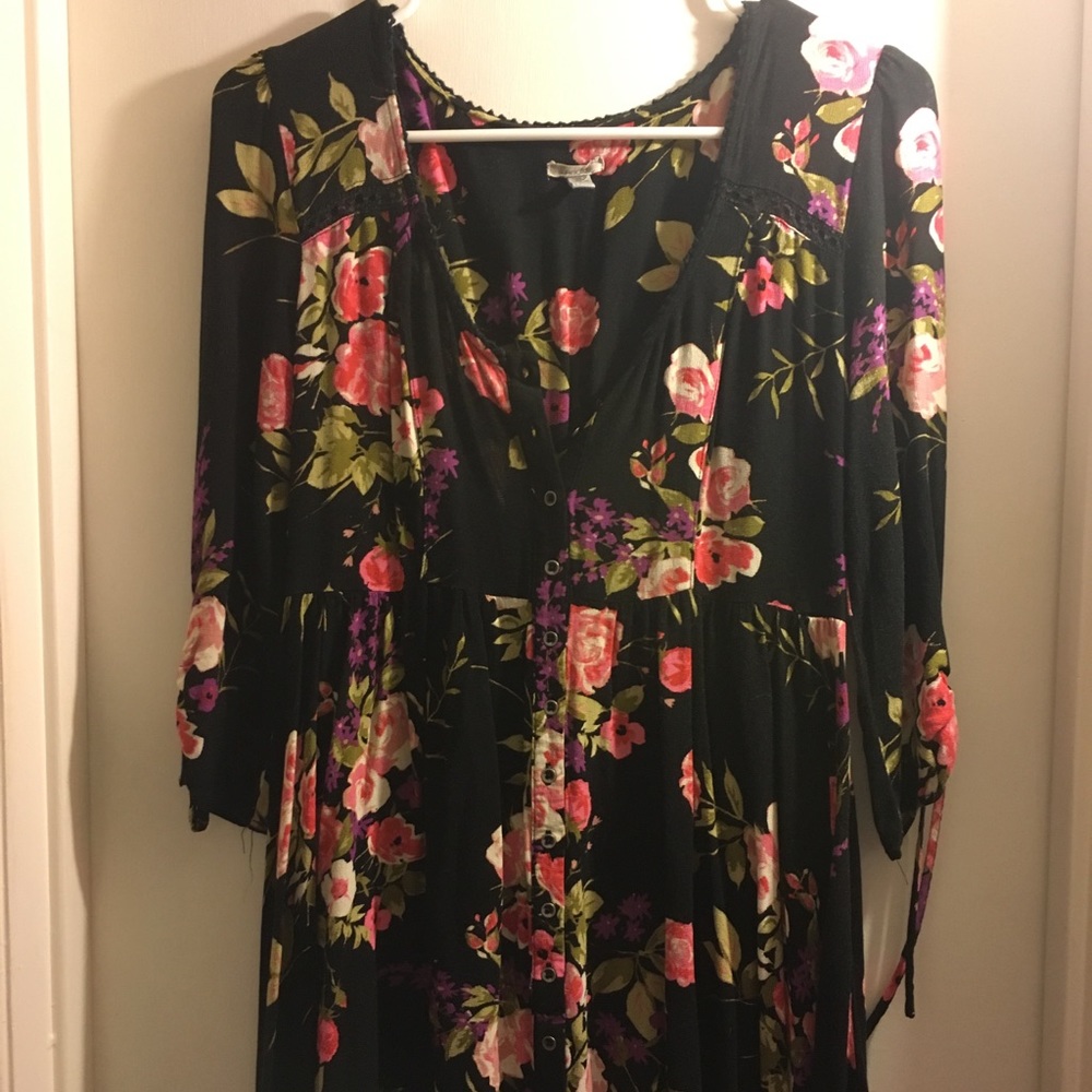 BLACK FLORAL MINI DRESS W BUTTONS